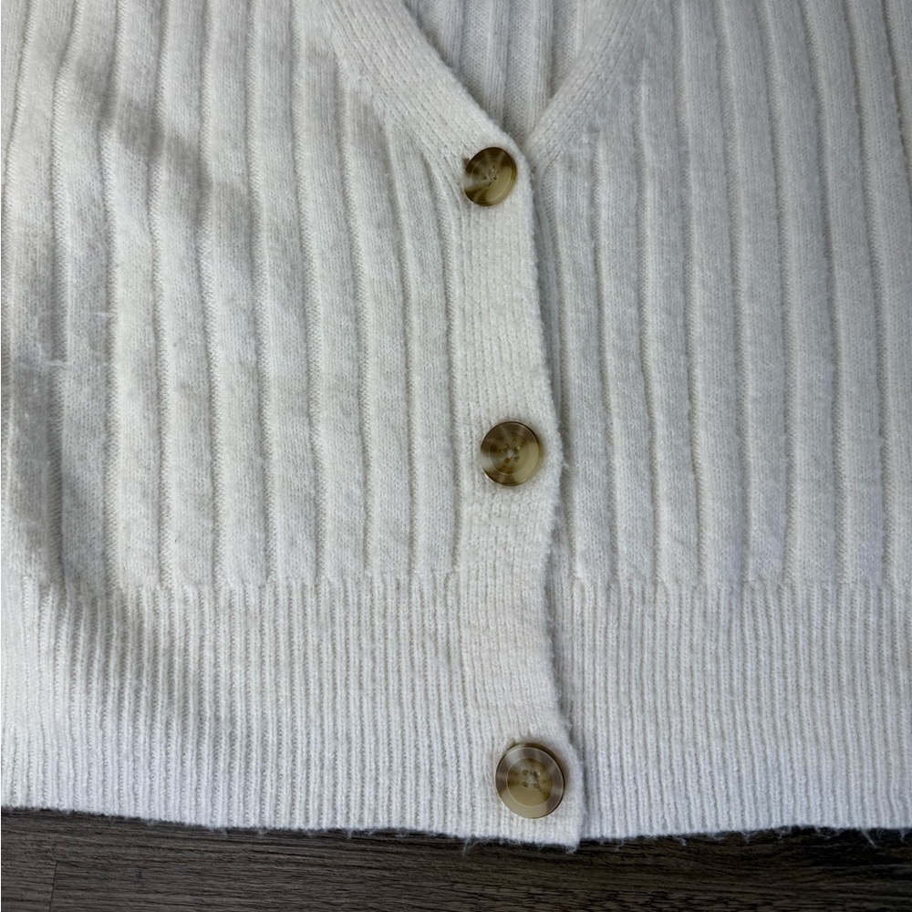 a new day Women’s Cream V Neck Button-Up Cardigan, slightly cropped, oversized S - Picture 5 of 9